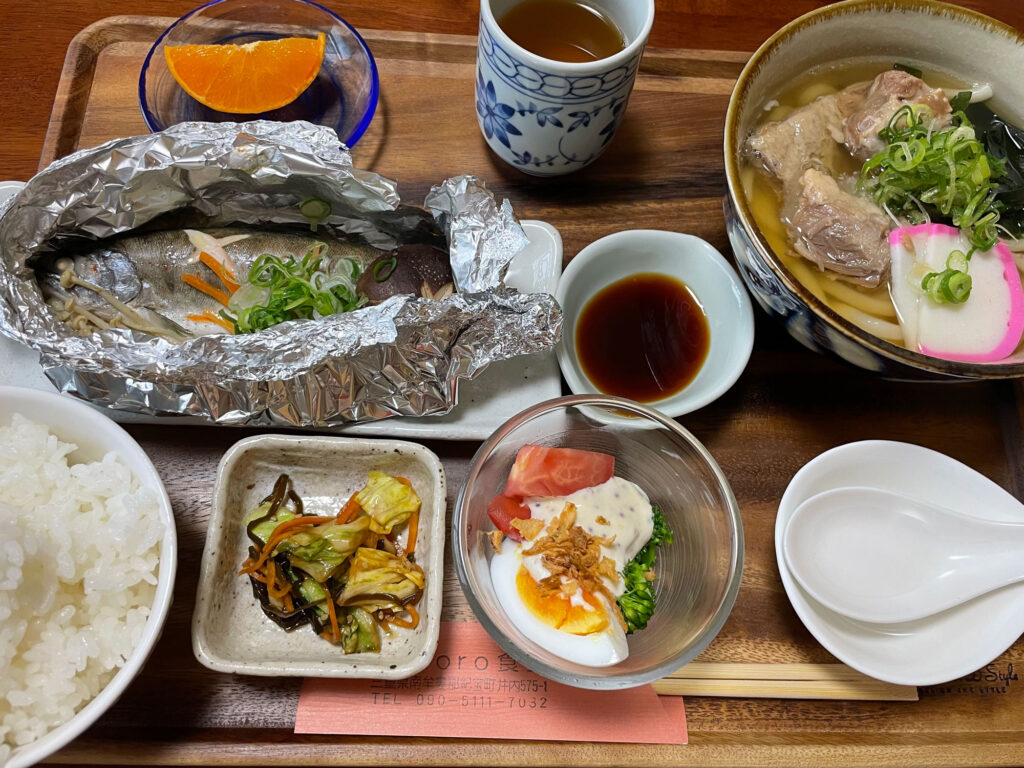 ココロ食堂_三重県紀宝町_週替りのアマゴ定食とうどんのセット